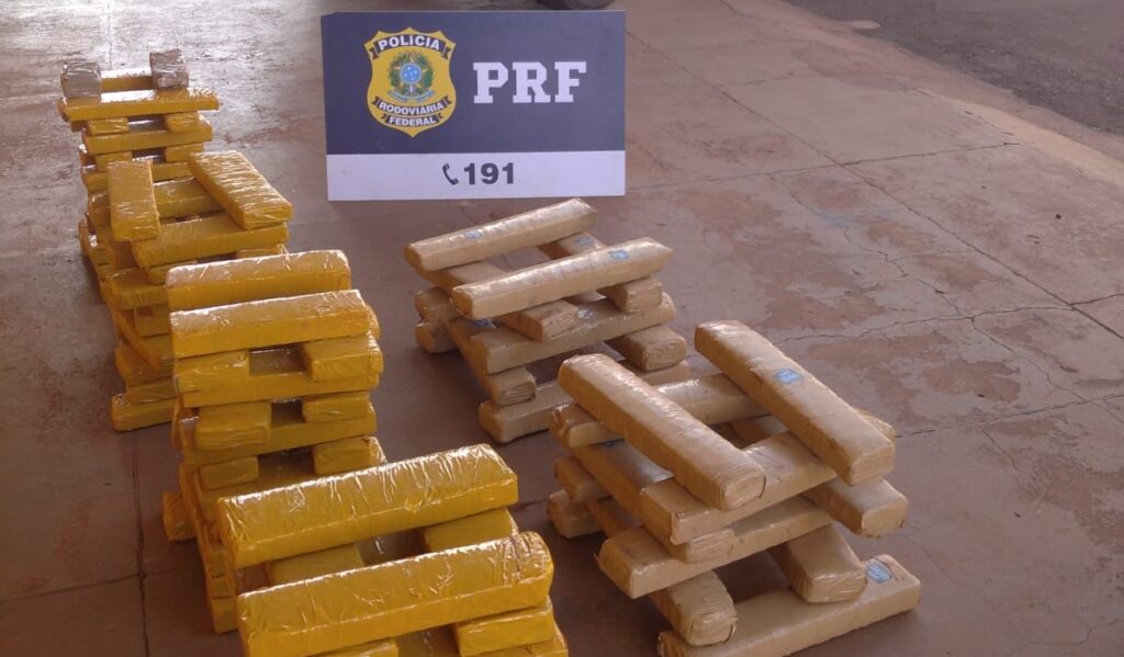 Imagem Ilustrando a Notícia: Suspeitos de tráfico de drogas são presos em Jataí