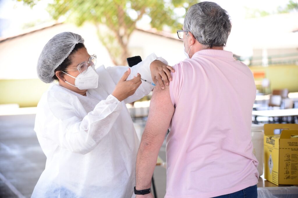 Imagem Ilustrando a Notícia: Terceira dose: saiba quem pode e onde se vacinar em Goiânia