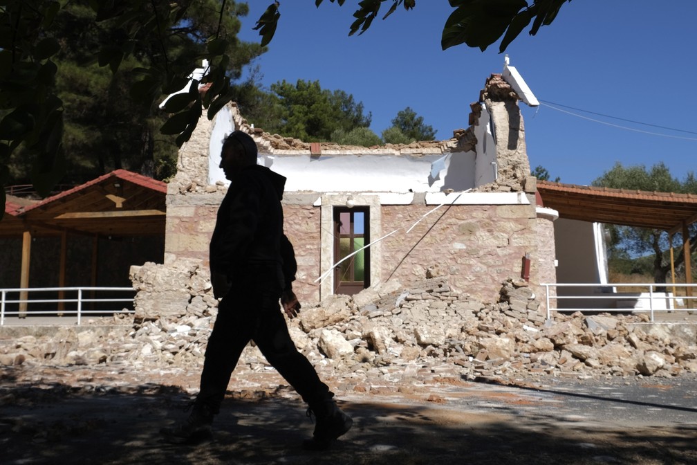 Imagem Ilustrando a Notícia: Terremoto de magnitude 5,8 causa morte e destruição na ilha de Creta, na Grécia