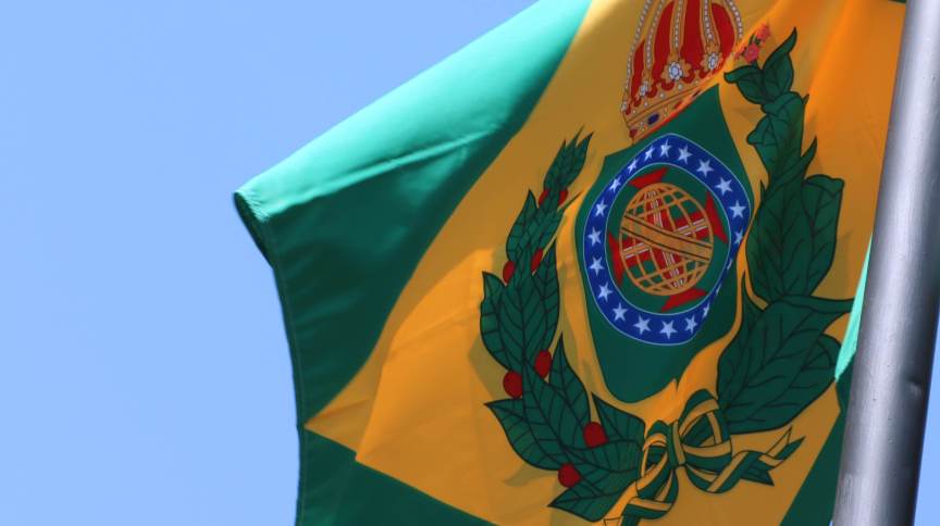 Imagem Ilustrando a Notícia: STF ordenada retirada de bandeira do Brasil Império de tribunal no Mato Grosso do Sul