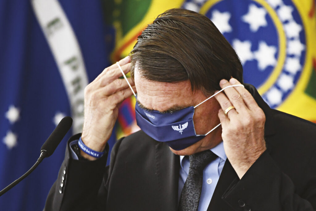 Imagem Ilustrando a Notícia: De acordo com Ipec, desaprovação de Bolsonaro subiu  10 pontos em 7 meses, alcançando 68%