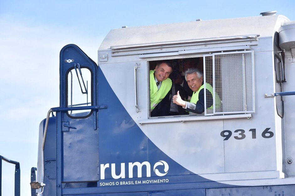 Imagem Ilustrando a Notícia: Bolsonaro visita Goiás para lançar obras ferroviárias em Mara Rosa