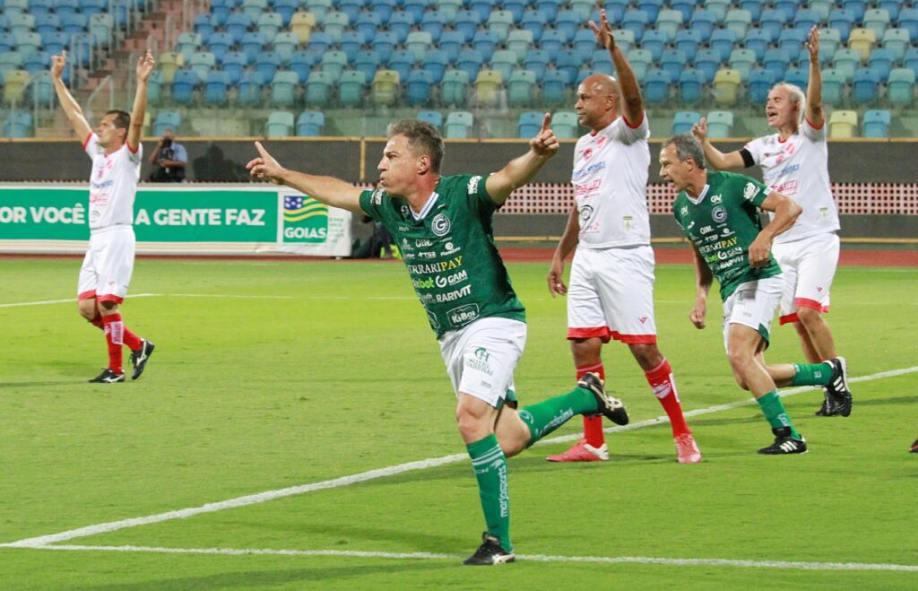 Imagem Ilustrando a Notícia: Goiás supera Vila Nova nas penalidades e conquista a primeira edição da Copa Master