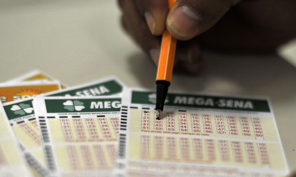 Imagem Ilustrando a Notícia: Mega-Sena acumula e pode pagar R$ 90 milhões no próximo sorteio