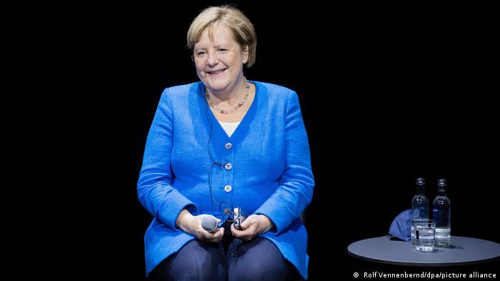 Imagem Ilustrando a Notícia: De saída do cargo, Angela Merkel afirma ser feminista após anos evitando a pergunta
