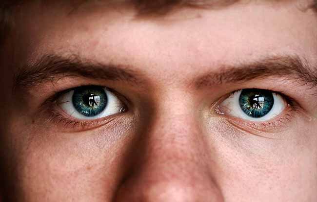Imagem Ilustrando a Notícia: Como a retirada do excesso de pele das pálpebras contribui para a saúde e aparência dos olhos