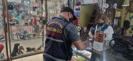 Imagem Ilustrando a Notícia: Procon Goiás fiscaliza tabacarias e distribuidoras de bebida em Goiânia