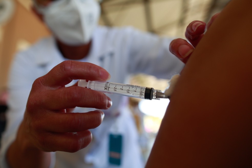 Imagem Ilustrando a Notícia: Goiânia aplicou 1,7 mil doses de vacina suspensa