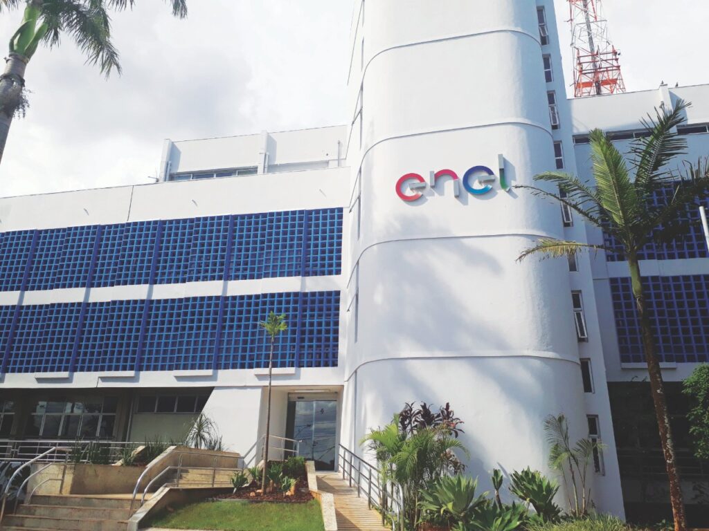 Imagem Ilustrando a Notícia: Procon-GO instaura processo contra Enel por quedas de energia e prejuízos aos  consumidores