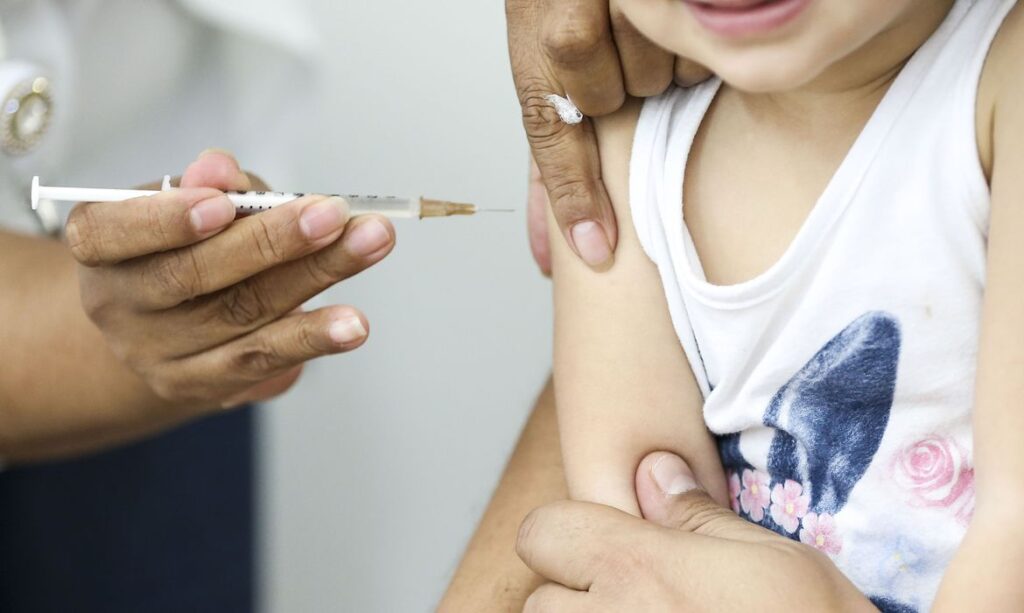 Imagem Ilustrando a Notícia: Imunização completa em outubro: confira como será a campanha de Multivacinação em Goiás
