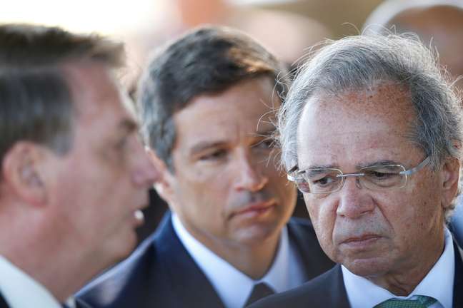 Imagem Ilustrando a Notícia: Paulo Guedes e presidente do BC rebatem acusações da ‘Pandora Papers’