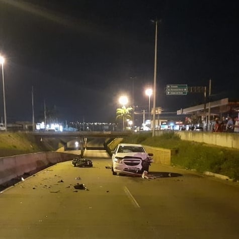 Imagem Ilustrando a Notícia: Motociclista pilota na contramão, bate em carro e morre na Avenida Anhanguera, em Goiânia