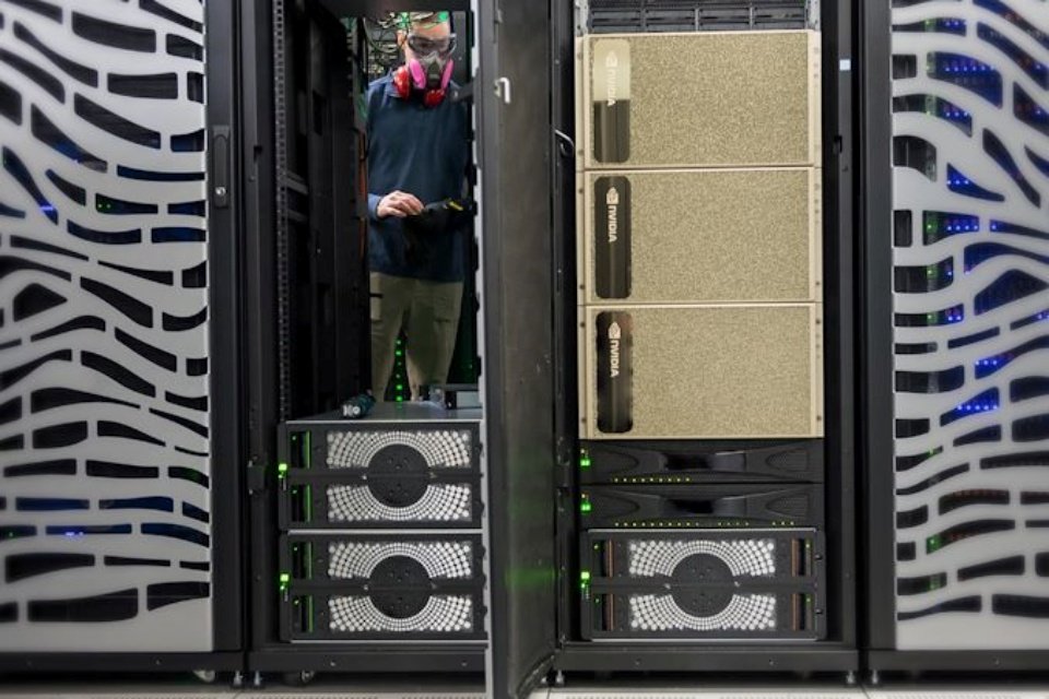 Imagem Ilustrando a Notícia: Primeiro supercomputador para inteligência artificial na América Latina chega à UFG