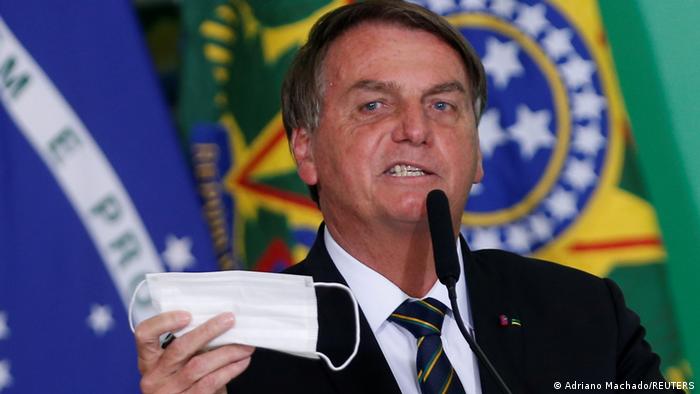 Imagem Ilustrando a Notícia: Relatório da CPI pede indiciamento de 80 pessoas, entre elas o presidente Jair Bolsonaro