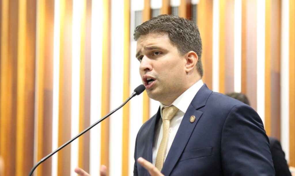 Imagem Ilustrando a Notícia: Deputado estadual Delegado Humberto Teófilo decide abandonar PSL após fusão com DEM