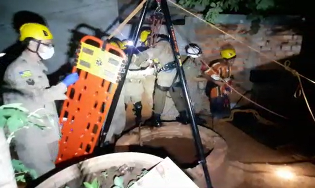 Imagem Ilustrando a Notícia: Homem caí em cisterna de 15 metros após corda de segurança se romper, em Aparecida