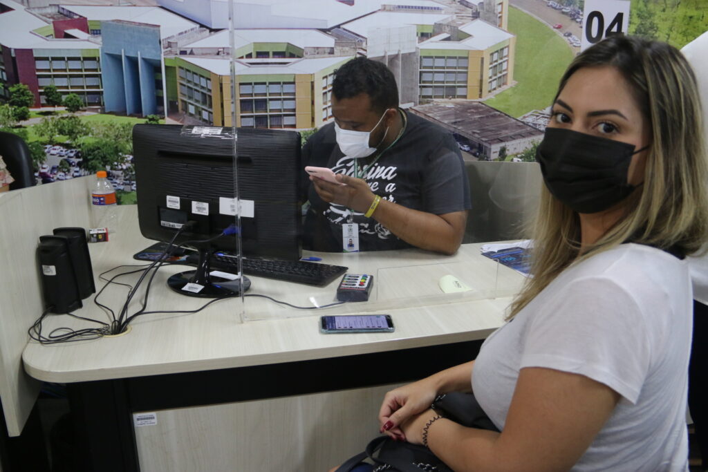 Imagem Ilustrando a Notícia: Festas de final de ano aquecem o mercado de empregos temporários em Goiânia