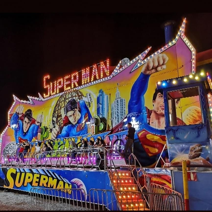 Imagem Ilustrando a Notícia: Parque de diversões onde jovem morreu afirma que a atração Superman estava com trava fechada
