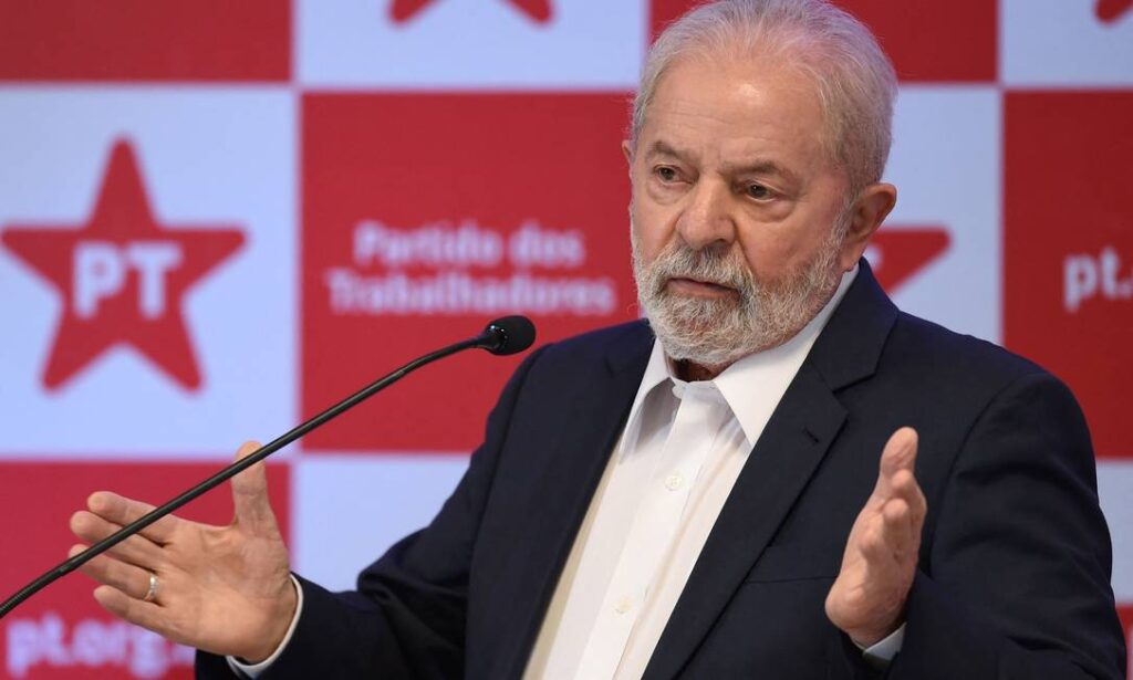 Imagem Ilustrando a Notícia: Em entrevista, Lula defende auxílio emergencial de R$ 600: ‘o povo merece’