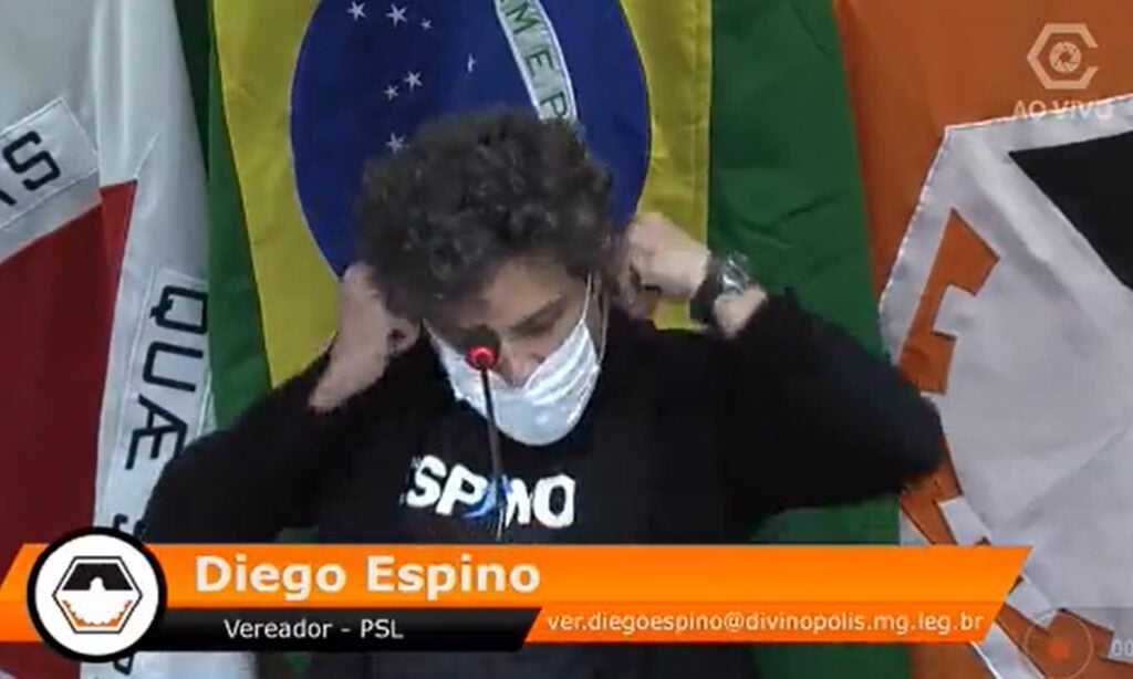 Imagem Ilustrando a Notícia: Vereador do PSL desmaia enquanto desmentia fake news sobre projeto de identidade de gênero