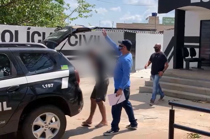 Imagem Ilustrando a Notícia: PC-GO prende homem que se fingia de policial para roubar celulares de vítimas, em Goiânia
