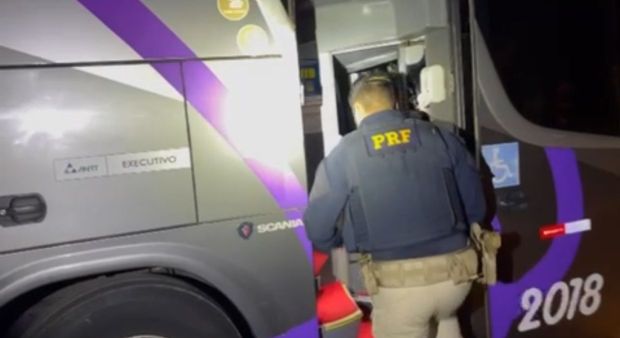 Imagem Ilustrando a Notícia: Homem pratica importunação sexual em ônibus interestadual e é preso em flagrante