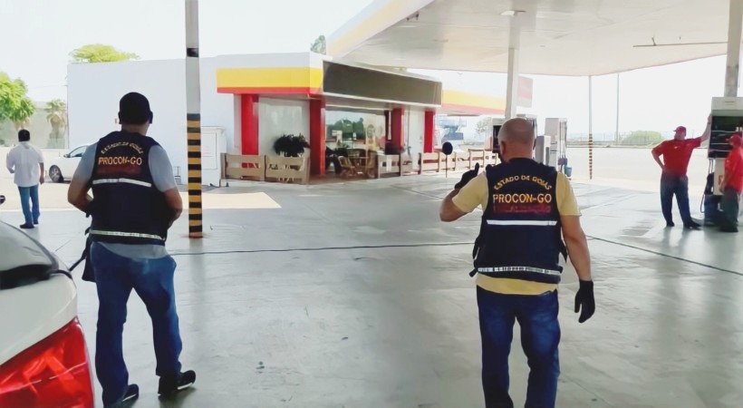 Imagem Ilustrando a Notícia: Procon Goiás fiscaliza postos com gasolina acima de R$ 6,80 por suspeita de preços abusivos