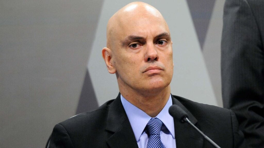 Imagem Ilustrando a Notícia: Alexandre de Moraes afirma que disseminadores de fake news serão cassados e presos