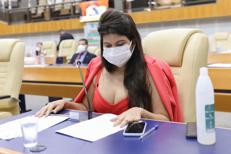 Imagem Ilustrando a Notícia: Vereadora de Goiânia propõe que mulheres estejam acompanhadas em atendimentos ginecológicos