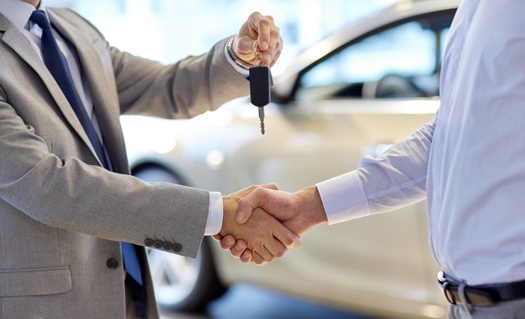 Imagem Ilustrando a Notícia: Em setembro, venda de veículos novos cai em mais de 25% devido a falta de carros nas concessionárias
