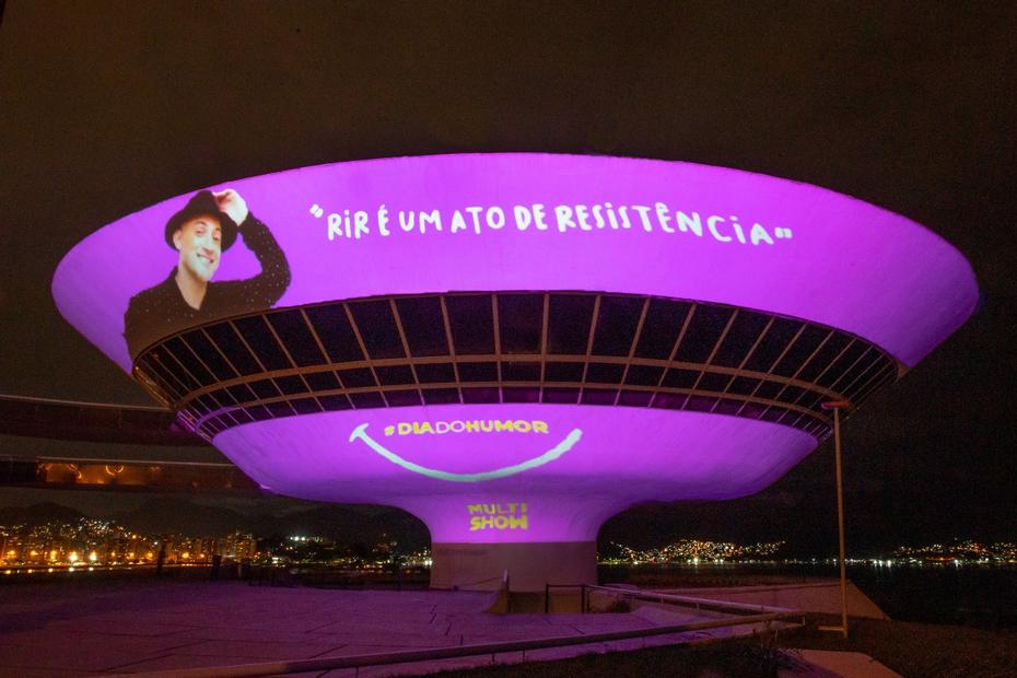 Imagem Ilustrando a Notícia: Paulo Gustavo é homenageado com projeção em museu de Niterói: ‘rir é um ato de resistência’