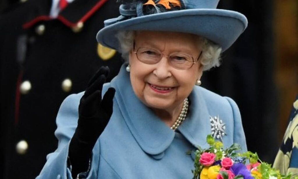 Imagem Ilustrando a Notícia: Entenda por que Rainha Elizabeth II rejeitou a honra de ser nomeada “Velhinha do Ano”