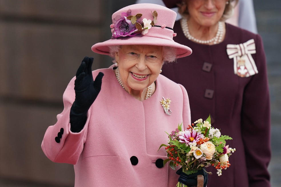 Imagem Ilustrando a Notícia: Aos 95 anos, saiba qual é o real estado de saúde da rainha Elizabeth II