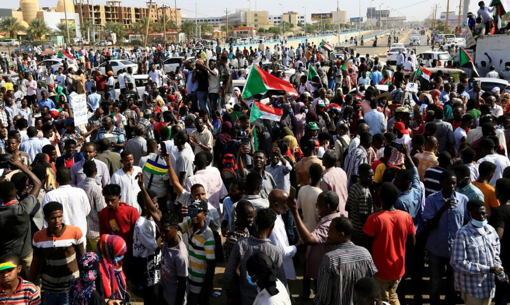 Imagem Ilustrando a Notícia: Duas pessoas são mortas a tiros durante protestos contra golpe militar no Sudão