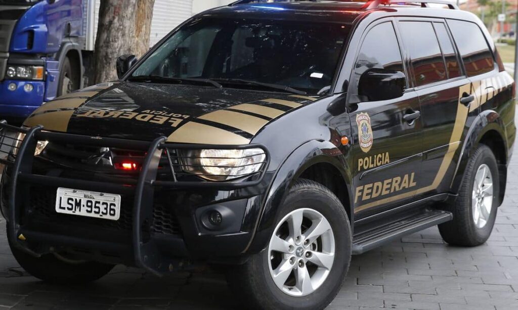 Imagem Ilustrando a Notícia: Viúva de ex-membro de grupo de assaltantes de banco é alvo da PF, em Anápolis