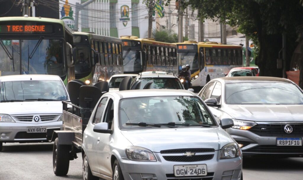 Imagem Ilustrando a Notícia: Aniversário de 88 anos de Goiânia é marcado por problemas de mobilidade urbana