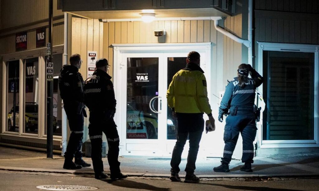 Imagem Ilustrando a Notícia: Autor do atentado que matou 5 pessoas na Noruega era suspeito de radicalização islâmica