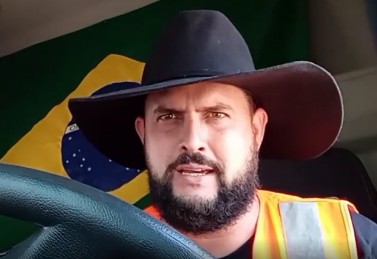 Imagem Ilustrando a Notícia: Após quase dois meses foragido, youtuber bolsonarista Zé Trovão se entrega à polícia
