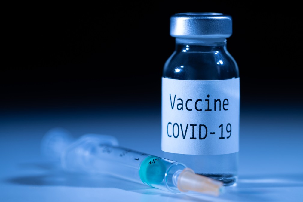 Imagem Ilustrando a Notícia: Anvisa recomenda exigir vacinação contra Covid-19 para entrar no Brasil; entenda
