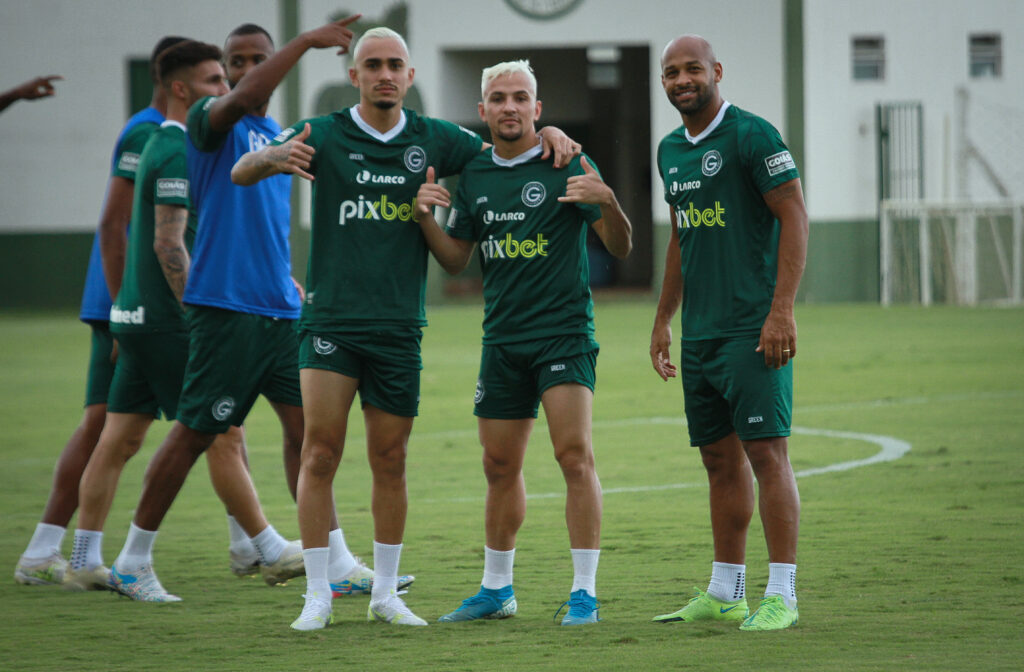 Imagem Ilustrando a Notícia: Com o acesso garantido, Goiás encerra sua participação na Série B contra o Brusque