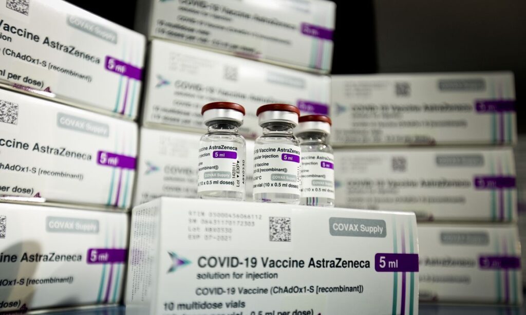 Imagem Ilustrando a Notícia: Covid-19: imunizantes doados pelos Estados Unidos chegam ao Brasil