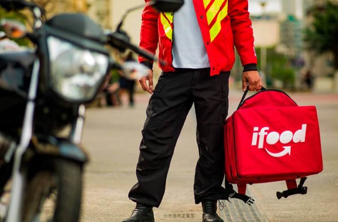 Imagem Ilustrando a Notícia: Motoristas parceiros do Ifood recebem vale-gasolina de até R$ 150 como ajuda de custo; entenda