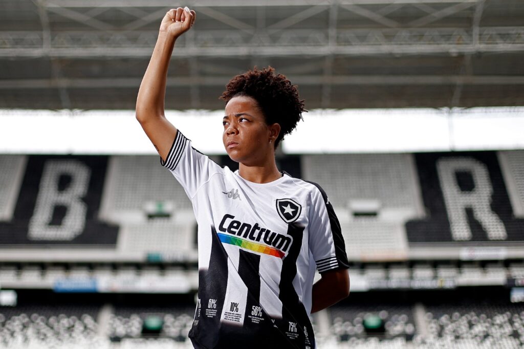 Imagem Ilustrando a Notícia: Botafogo lança camisa especial contra o racismo