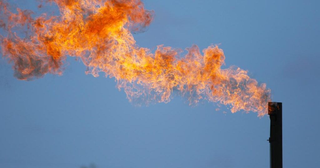 Imagem Ilustrando a Notícia: Brasil assina compromisso com 103 países pela redução de emissão de gás metano em 30%