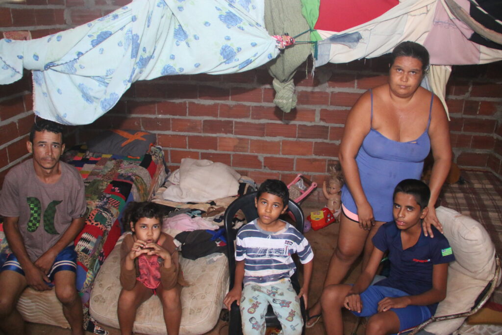 Imagem Ilustrando a Notícia: Central Única das Favelas revela que 509 regiões goianas vivem em extrema pobreza; entenda os dados