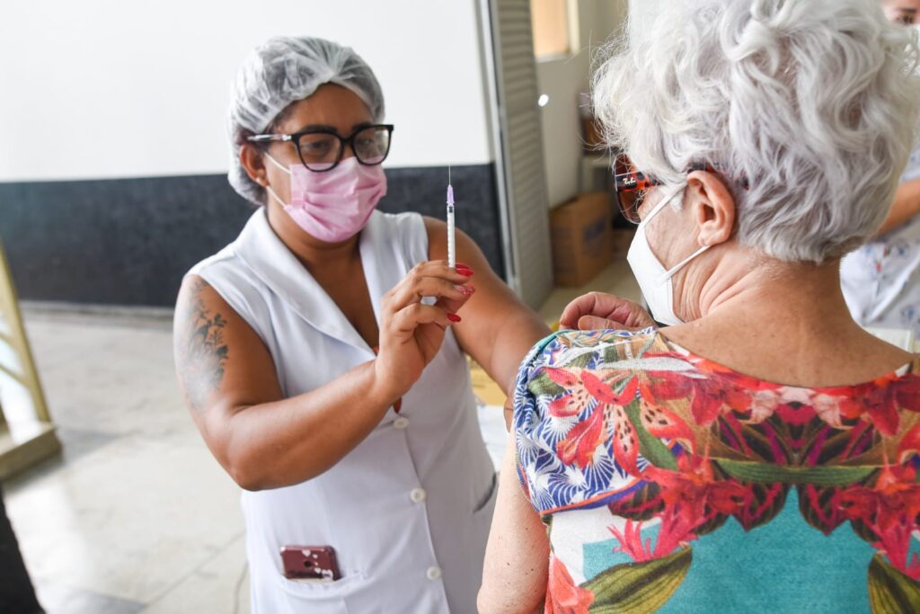 Imagem Ilustrando a Notícia: Saiba onde se vacinar contra covid-19 em Goiânia neste sábado (20)
