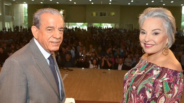 Imagem Ilustrando a Notícia: Dona Íris desmente boatos de falecimento do ex-prefeito de Goiânia Iris Rezende