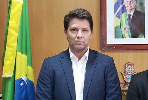 Imagem Ilustrando a Notícia: Após sentir fortes dores no fêmur, Mario Frias é hospitalizado em Brasília