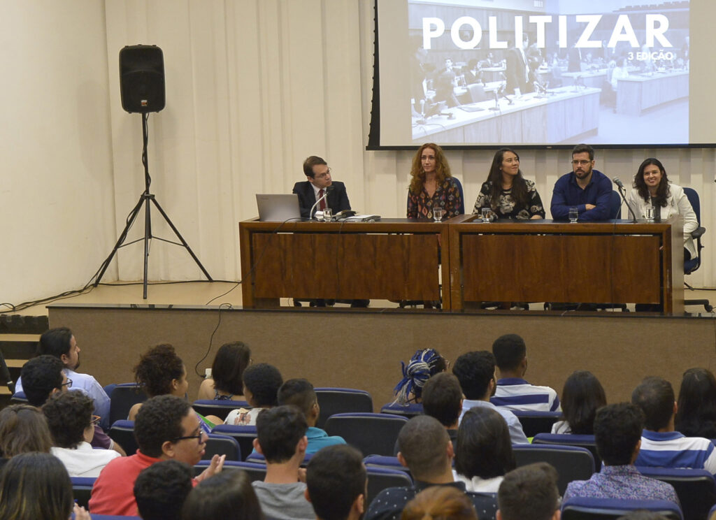 Imagem Ilustrando a Notícia: Programa da Alego ‘Politizar’ está na final do maior evento Legislativo da América Latina
