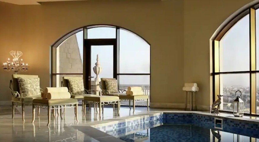 Imagem Ilustrando a Notícia: Hotel luxuoso em Dubai que Bolsonaro está hospedado tem suítes com diária de até R$76 mil